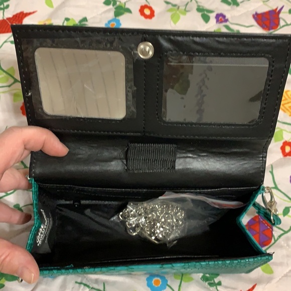 Triangle Purse - Picture 5 of 5